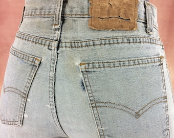 Vintage Levi's 550 Jeans – Relaxed Fit, Faded Denim, Size 30