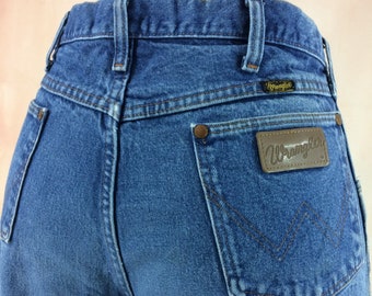 Vintage Wrangler Western Jeans, High Waist Distressed Denim (W32 L37)