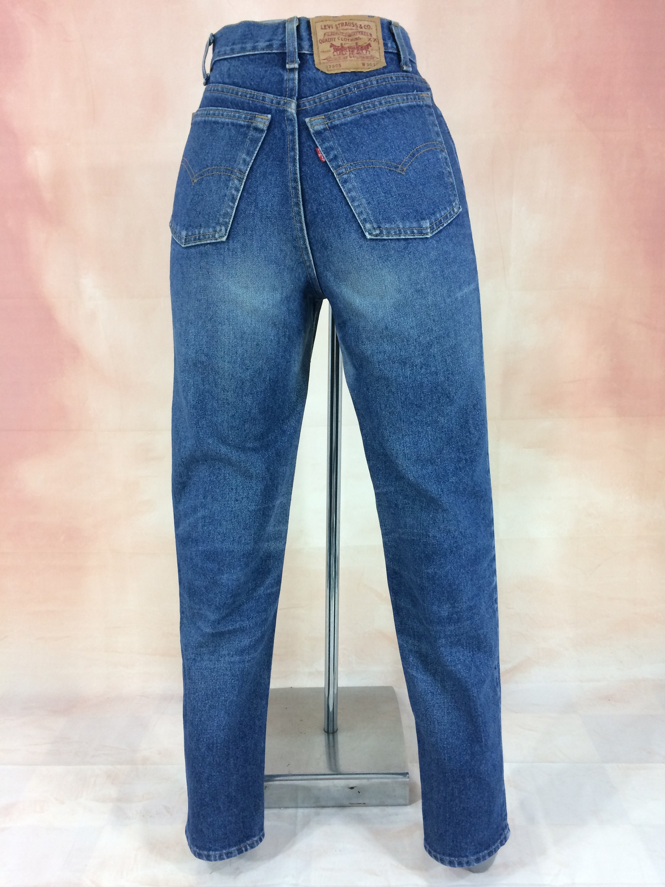 Size 25 Vintage Levi's 505 Jeans W25 L30 High Waisted Slim