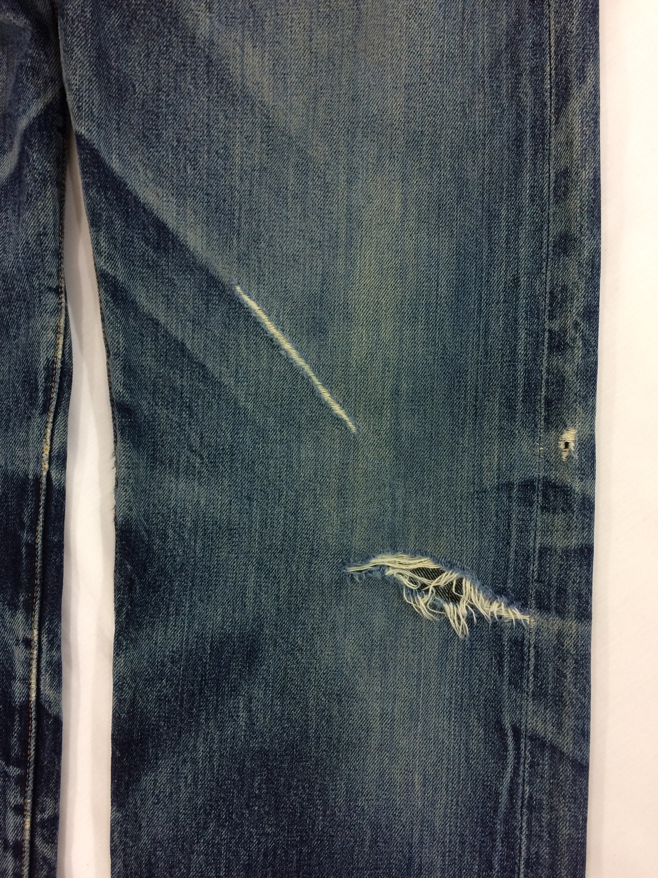 Vintage Levi's 501 Selvedge Jeans W29 – Distressed Made in USA