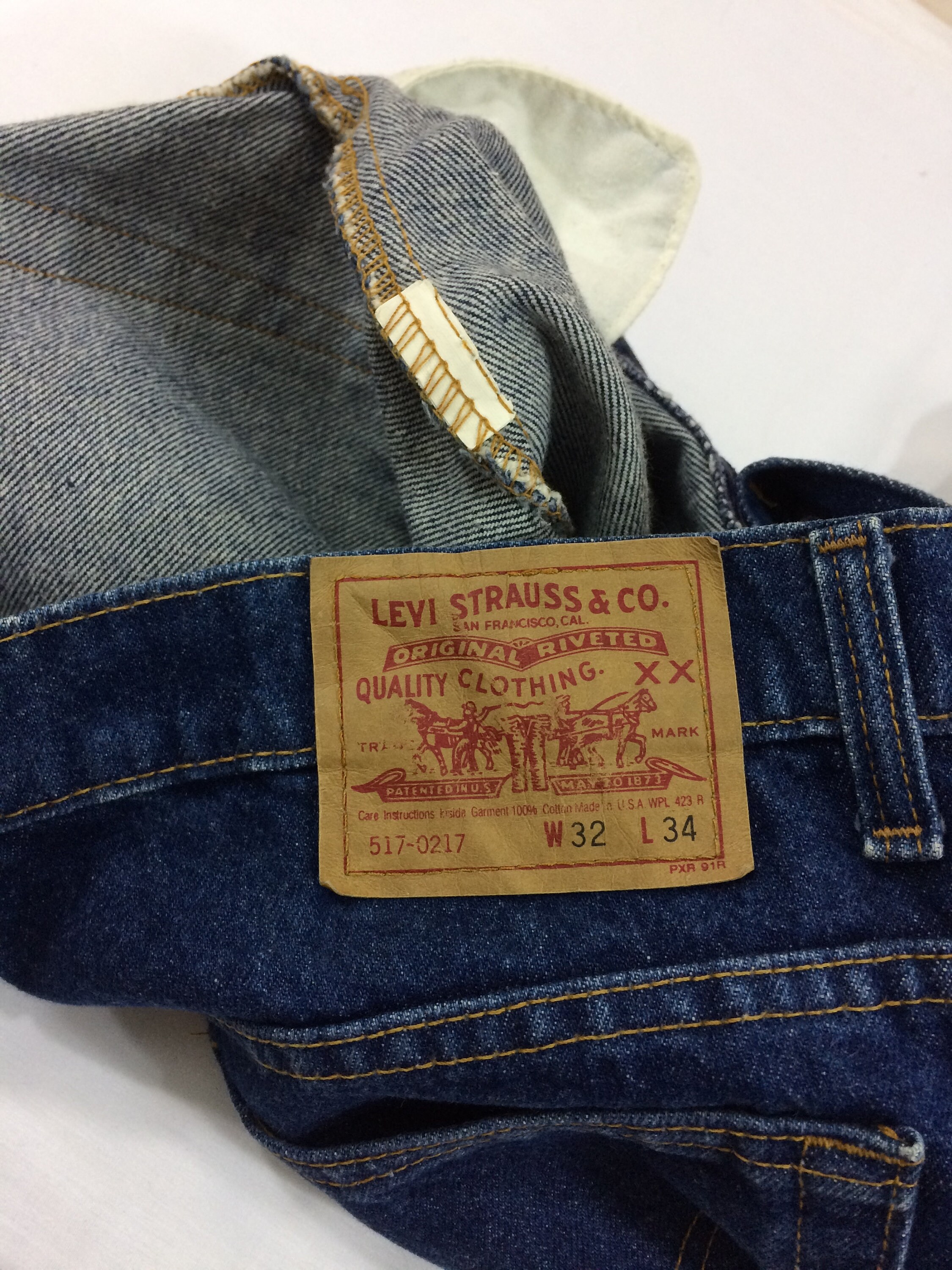 Size 30 Vintage Levi's 517 Boot Cut Jeans - Blank Red Tab Size 30 Vintage Levi's 517 Boot Cut Jeans - Blank Red Tab
