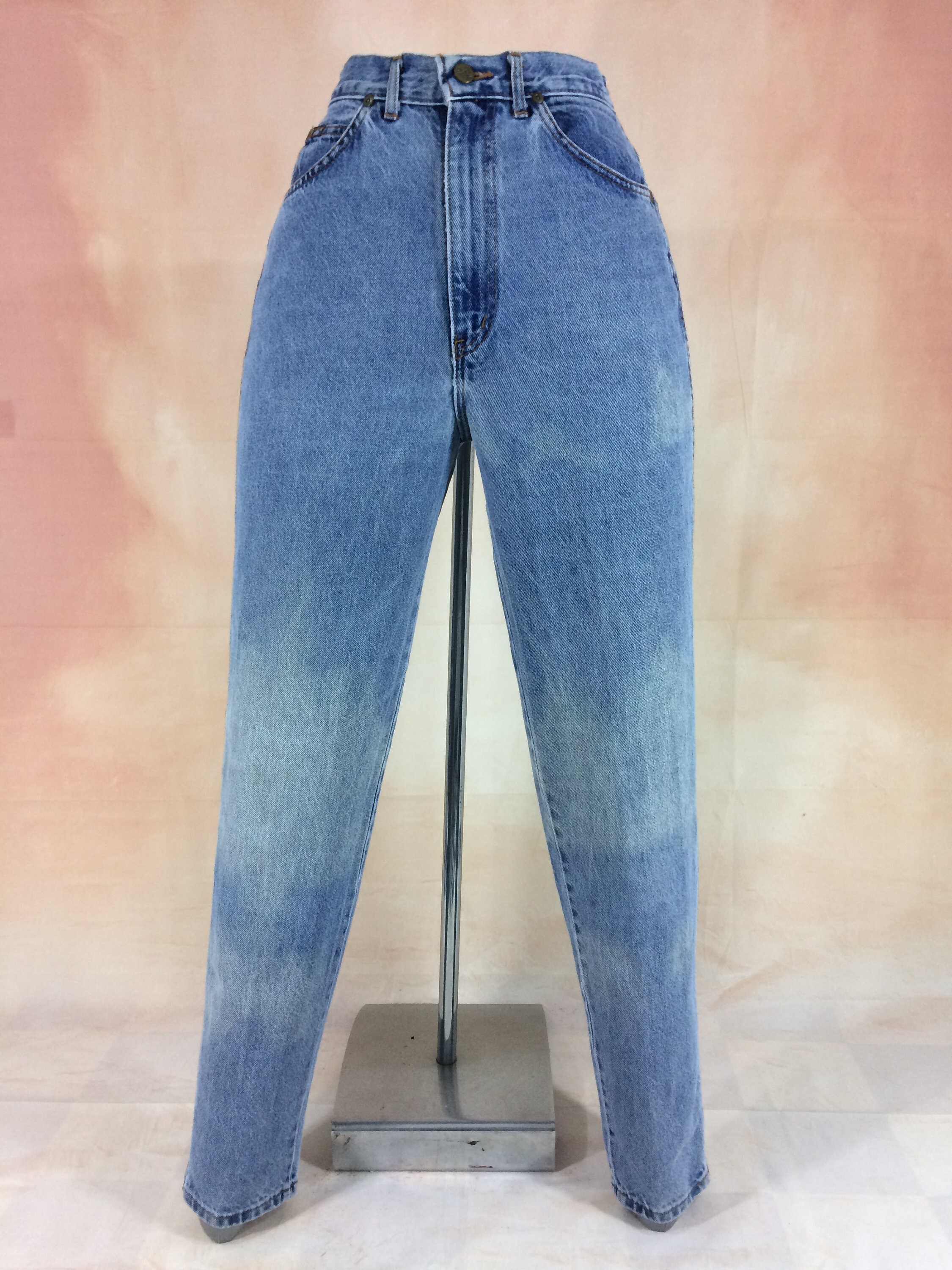 Size 26 Vintage 90s Chic Jeans Ultra High Waist Light Wash Size 26 Vintage 90s Chic Jeans Ultra High Waist Light Wash