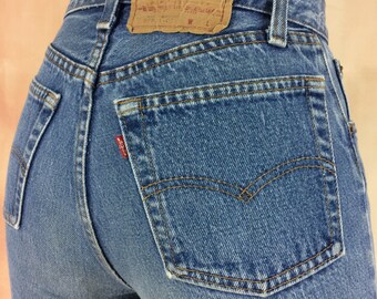 Size 25 Levi's 501 Button Fly Jeans Vintage Distressed Light Wash Women's Jeans Waist 25"W