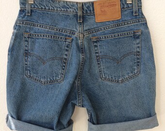 Size 30 Vintage Levis 550 Medium Wash Relaxed Fit Levis Cutoff Shorts