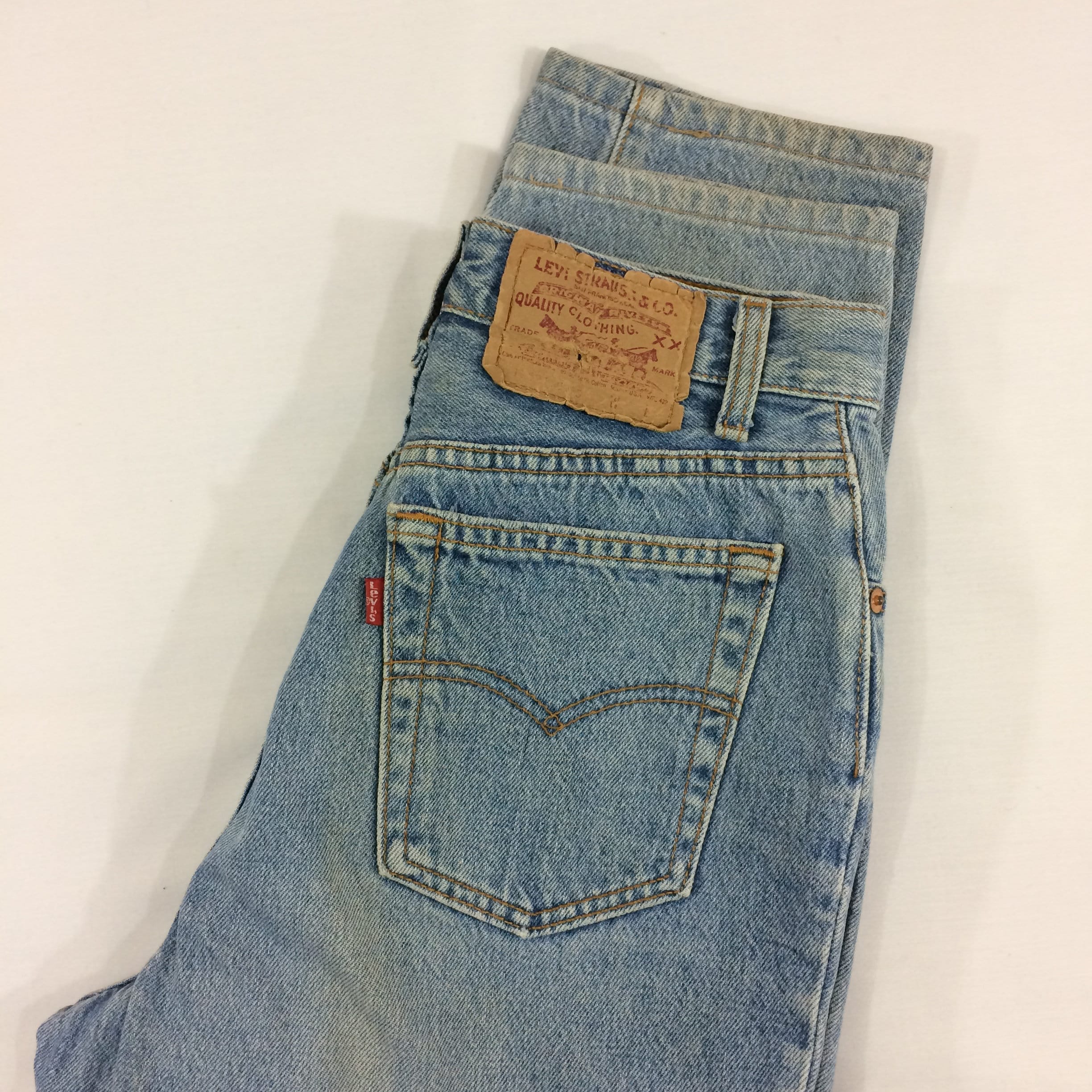 Size 26 Vintage 1980s Levi's 501 Light Wash Jeans - Button Fly