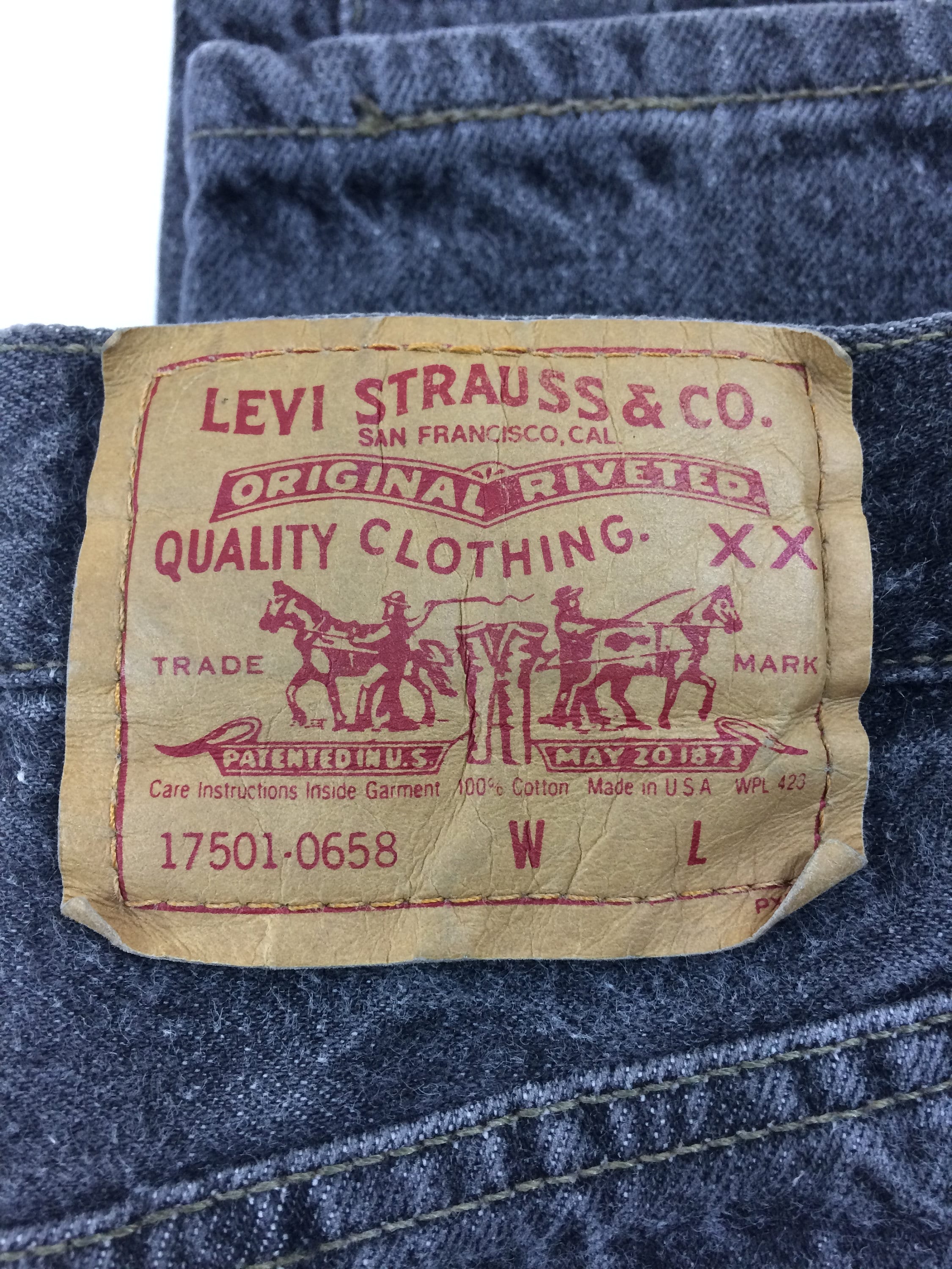 Size 29 Levi's 501 Button Fly Jeans W29 L32 - Faded Black - USA