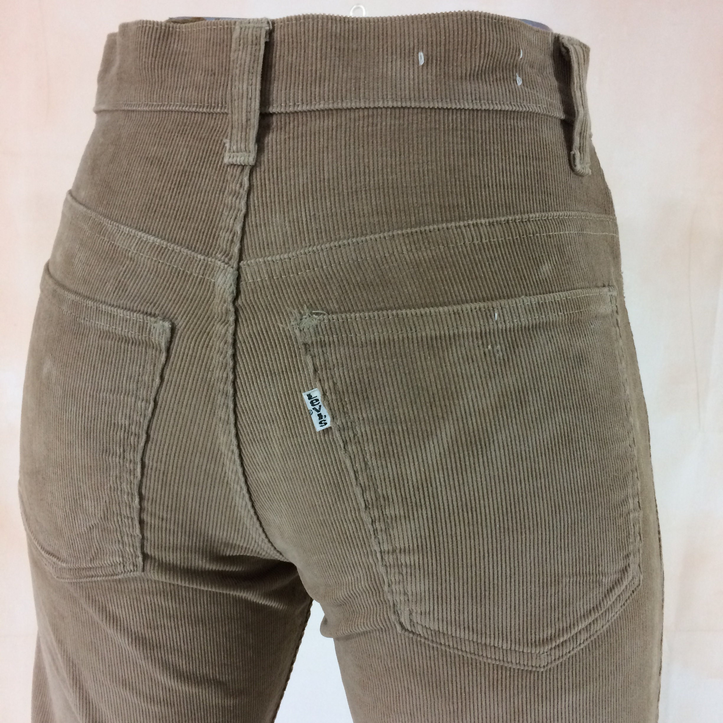 Size 28 Vintage Levis 646 Corduroy Jeans - White Tab - Slim Size 28 Vintage Levis 646 Corduroy Jeans - White Tab - Slim