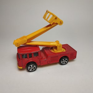 ビンテージ ダイキャスト おもちゃの車、コーギー ジュニア、「サイモン シュノーケル 消防車」、イギリス製!