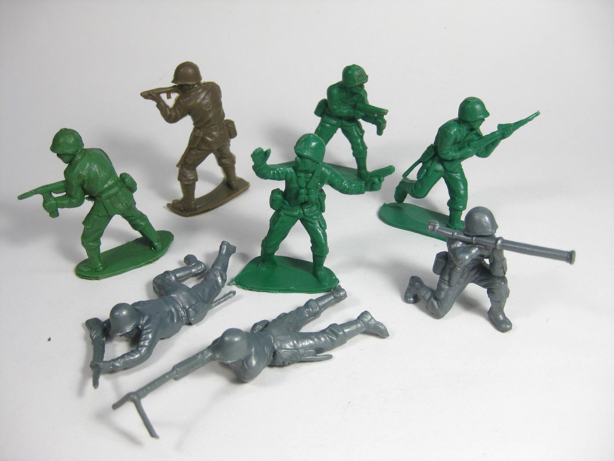 ミリタリーフィギュア　ヴィンテージ Airfix toy soldiers 1/32 - Etsy 日本