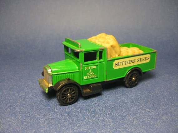 corgi morris truck