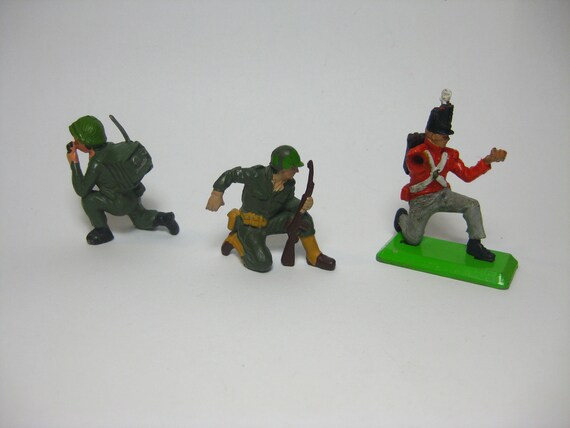 vintage britains toy soldiers