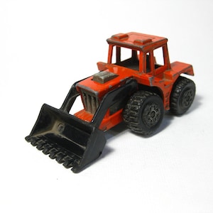 Vintage old  Diecast Toy car, Lesney.&quot;Matchbox&quot; Superfast No.29 &quot;Tractor Shovel - Red version &quot; , Made in England 1976, Rare(?)
