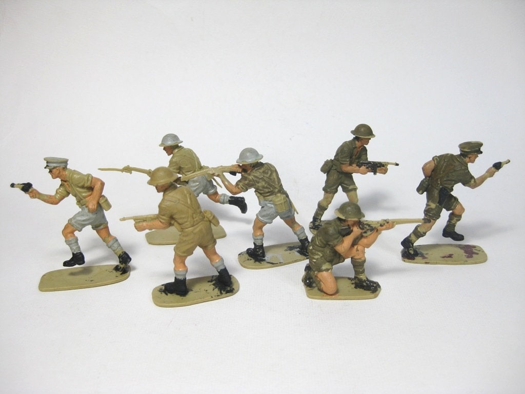 AIRFIX & MARX WWII GERMAN Afrika Korp Toy Soldiers COPIES - - Tan 54MM AIRFIX & MARX WWII GERMAN Afrika Korp Toy Soldiers COPIES - - Tan 54MM