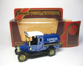 Vintage Diecast Toy car, Lesney Matchbox Models Of Yesteryear,"Y-3 1912 Model T Ford Tanker" Express Dairy" Theme. Boxed ,England 1978
