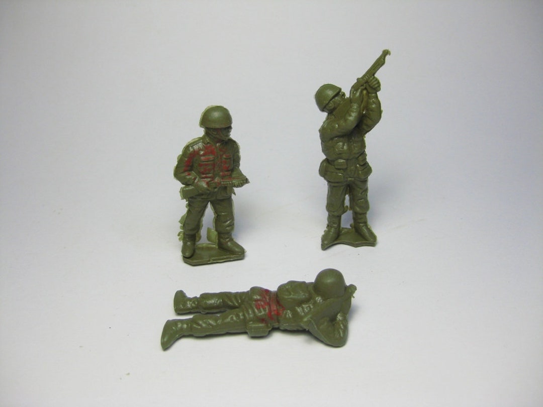 Three Vintage Early Airfix WW2 british Paratroopers Plastic 132 Toy