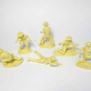 6 Vintage Airfix beschadigde 1/32,54 mm Wild West-cowboys en 7e cavalerie (?) Figuren, speelgoedsoldaatjes plastic miniaturen uit de jaren 70.