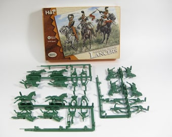 Speelgoedsoldaatjes HAT 8011 boxset 1/72 "Napoleonic French Lancers". Speelgoedsoldaatjes. Plastic figuren uit de jaren 90! Geweldige staat!