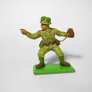 Vintage Britains Deetail American WW2 US infantry Marine,Toy soldier 1:32 Plastic miniature Made in England 1971