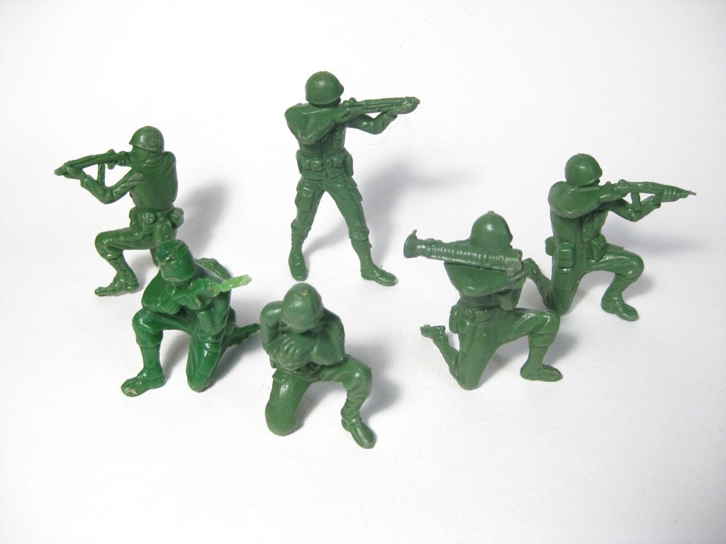 Esercito Soldato Figure, 100Pcs Mini Soldato Figure Giocattolo Set, Militari Figure Giocattolo, 12 Stili Piccolo Soldato Modello statico Esercito Uomini Figure d'azione Figure militari (verde
