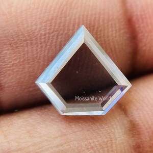 Gold moissanite
Silver moissanite
Rose gold moissanite
Yellow gold moissanite
White gold moissanite
Black moissanite
Platinum moissanite