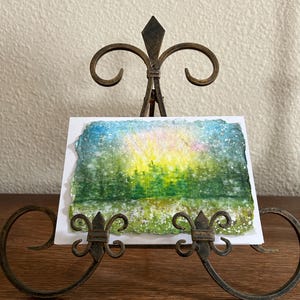 Erster Schnee beginnt auf einer von Wäldern gesäumten Wiese, Original Aquarell auf handgeschöpftem Papier, Karte für jeden Anlass, Unikat, mit Swarovski-Kristall-Stern