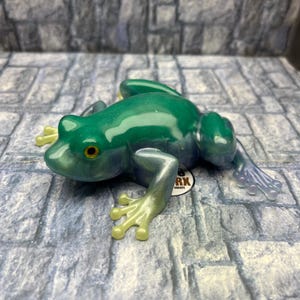 New Glowing Frog by Bens Worx