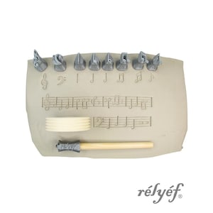 Muzieksymbolen 01 | Kleistempels | Keramische stempels voor kleitextuur | Gereedschap voor pottenbakken | Notenbalk, sleutel, notities | Reliëfaardewerk