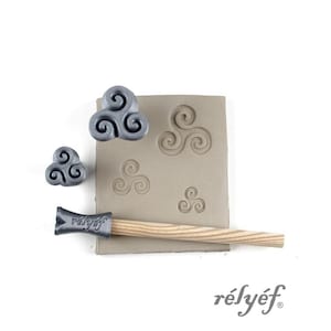 Triscele / Timbri in argilla / Timbri in ceramica per texture in argilla / Simboli / Celtici, Angolari, Corno / Strumenti per ceramica a rilievo
