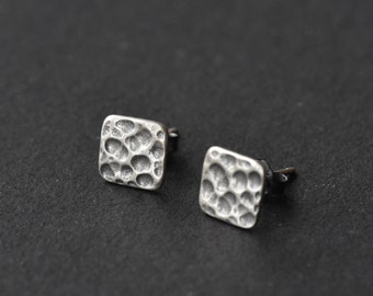Sterling Silber gehämmert quadratische Ohrringe Geometrie Ohrstecker Herren Damen Schmuck Geschenk von Dark Edge Jewellery