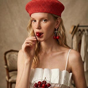 Hand-Woven Raffia Pillbox Hat, Natural Straw Summer Fascinator, Vintage Wedding Guest Derby Style