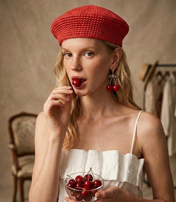 Hand-woven Raffia Pillbox Hat, Natural Straw Summer  display picture 2