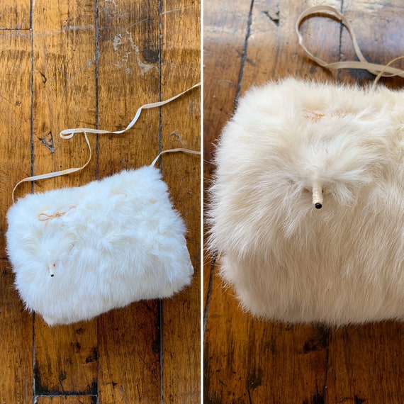 Classic Caroler White Rabbit Muff 