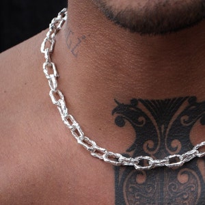 ULA NECKLACE | Chunky Crinkled Silver Chain Link Necklace For Men & Women - Turn Heads With This Exquisite Piece