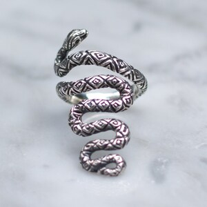 Silver Snake Ring for Women, Gothic Snake Ring, Serpent Ring, Minimalist Serpent Ring,
