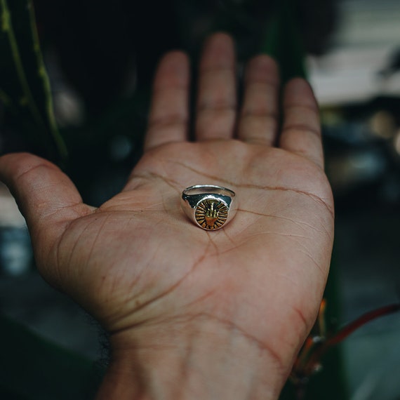 Middle finger hotsell ring male