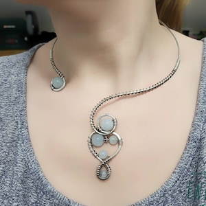 Silver color open necklace, 316L surgical wire, rigid wire necklace with aquamarine stone, open choker statement necklace, Y necklace