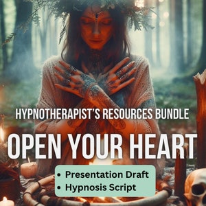 Puede incluir: Una mujer en un entorno de bosque con velas y una calavera, llevando una corona de vegetación y una chal blanca. El texto dice "Hypnotherapist's Resources Bundle Open Your Heart" e incluye una lista de recursos: "Presentation Draft" y "Hypnosis Script".