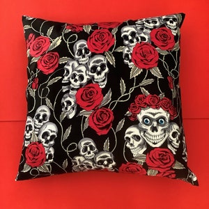 Skull print toss cushion. 100% cotton cover. Hypoallergenic insert.