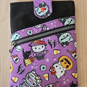 Book Sleeve with Zippered Pocket