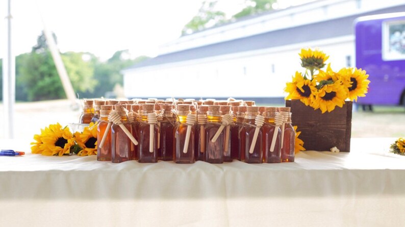 Lot of 30 4oz honey favors