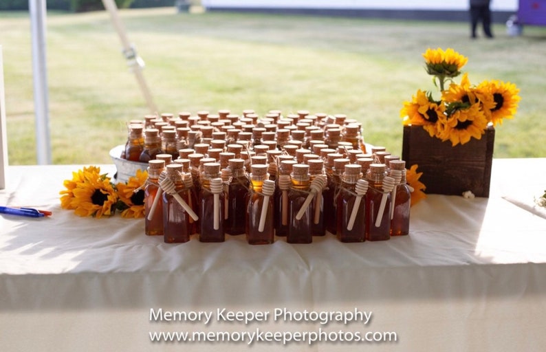 Lot of 30 4oz honey favors
