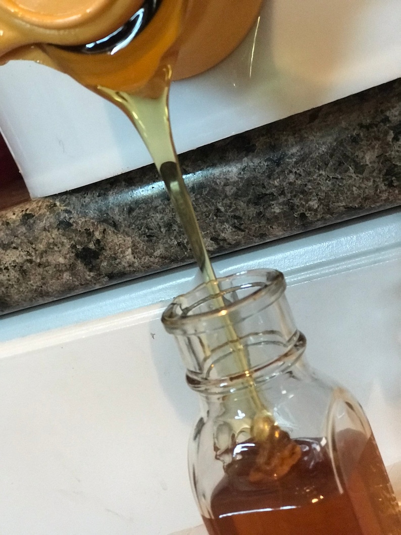 Lot of 30 4oz honey favors