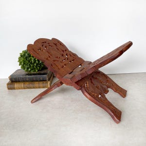 support de livre de table en bois sculpté vintage, présentoir de livre en bois, support de livre de cuisine biblique pliable et orné, fabriqué en Inde
