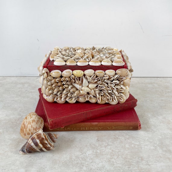 Small wooden box hinged lid inlaid design Gem