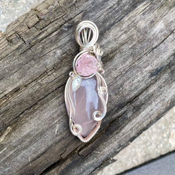 Rose Quartz Wire Wrapped in Silver Plated Wire / Semi Precious Stone / Silver Plated Wire Wrap / Glass Vintage Flower & Rose Quartz Wirewrap