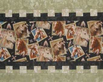 Waffle Time - Horses Table Runner KIT - Inclusief patroon en rug!