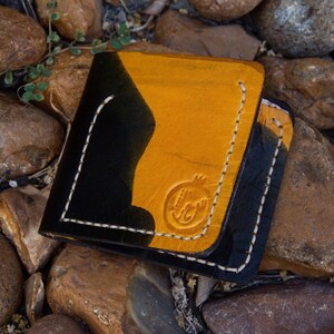 Cartera de cuero hecha a mano, negro / amarillo, diseño de mármol, alta calidad, hecho a medida, cuero genuino curtido vegetal, envío gratuito a los EE.UU.