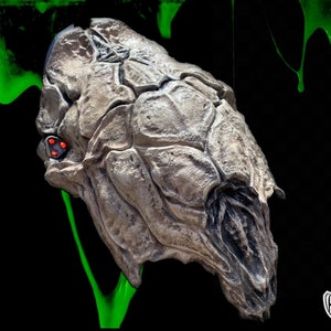 Feral Predator Helmet - Cosplay Prey Skull