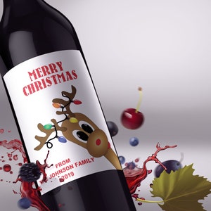 Personalised 'Merry Christmas' Wine Label with Reindeer to Celebrate with Family and Friends