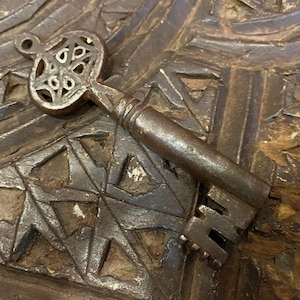 Ottoman period rare key,vintage old key,Rustic Decorative Antiq Key,gothic metal key, antique key rare key,Home Decor Primitive Key,